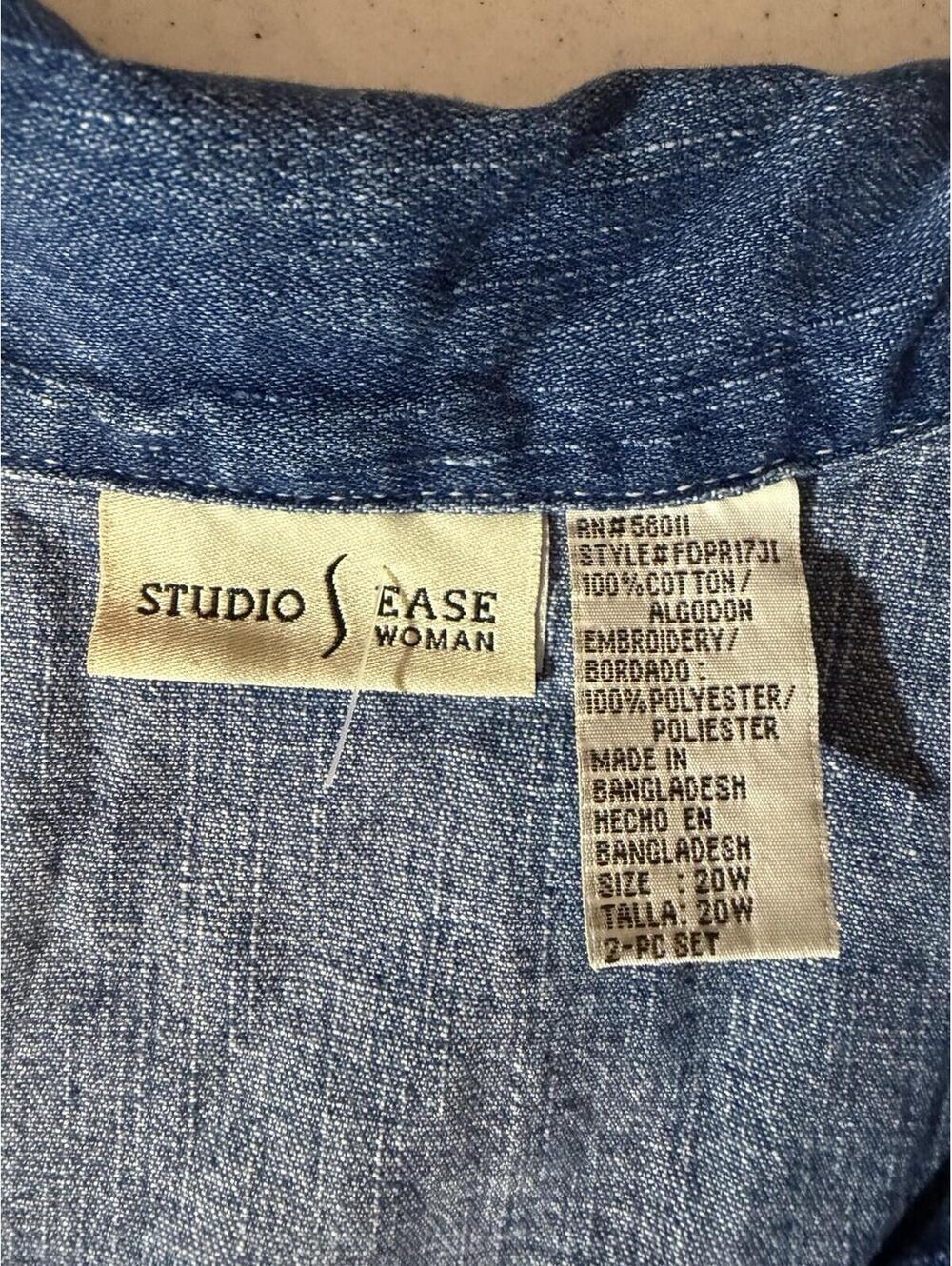 Studio Ease Woman Denim Top 20W Floral Embroidered Short Sleeve Button Front - Picture 7 of 9